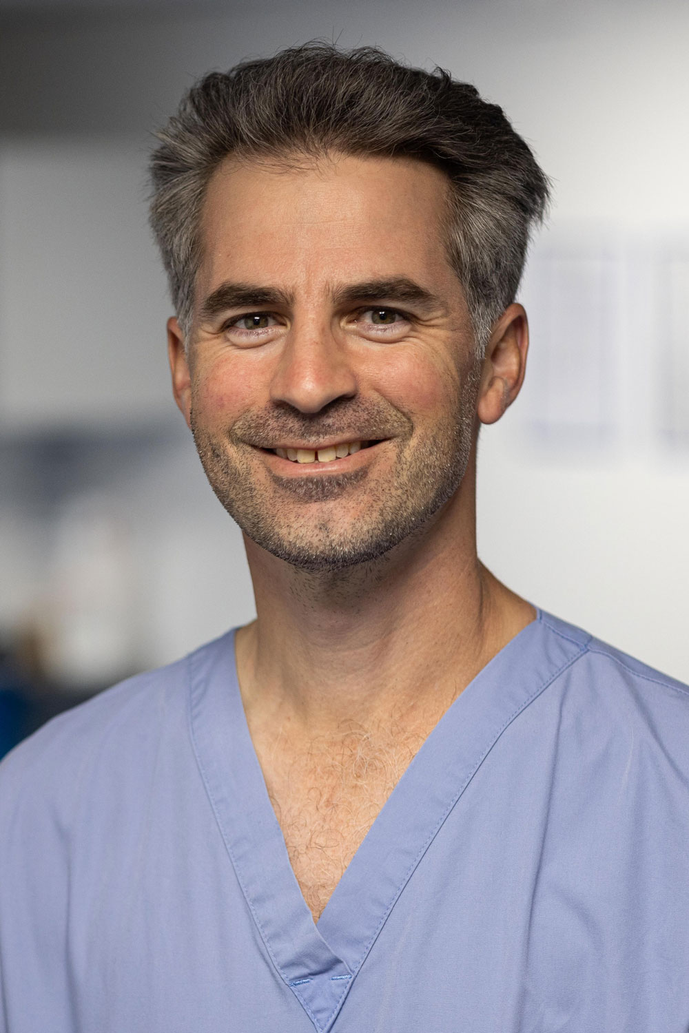 Dr Thibault de Serres